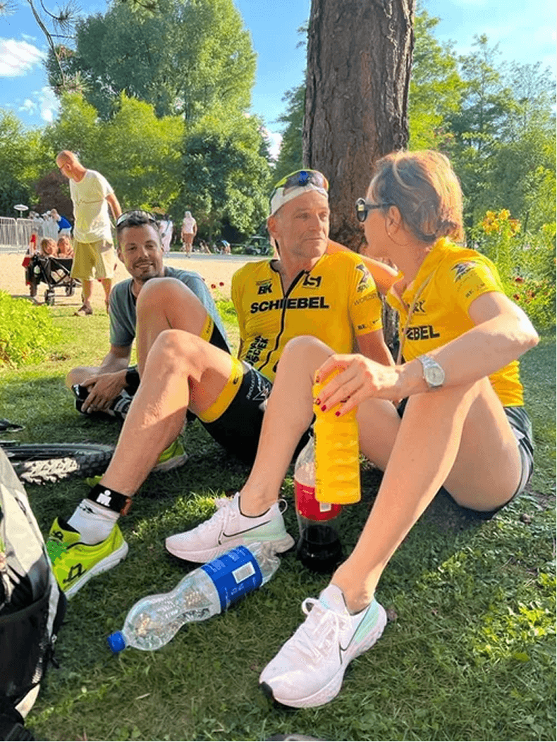 Die Familie tröstet